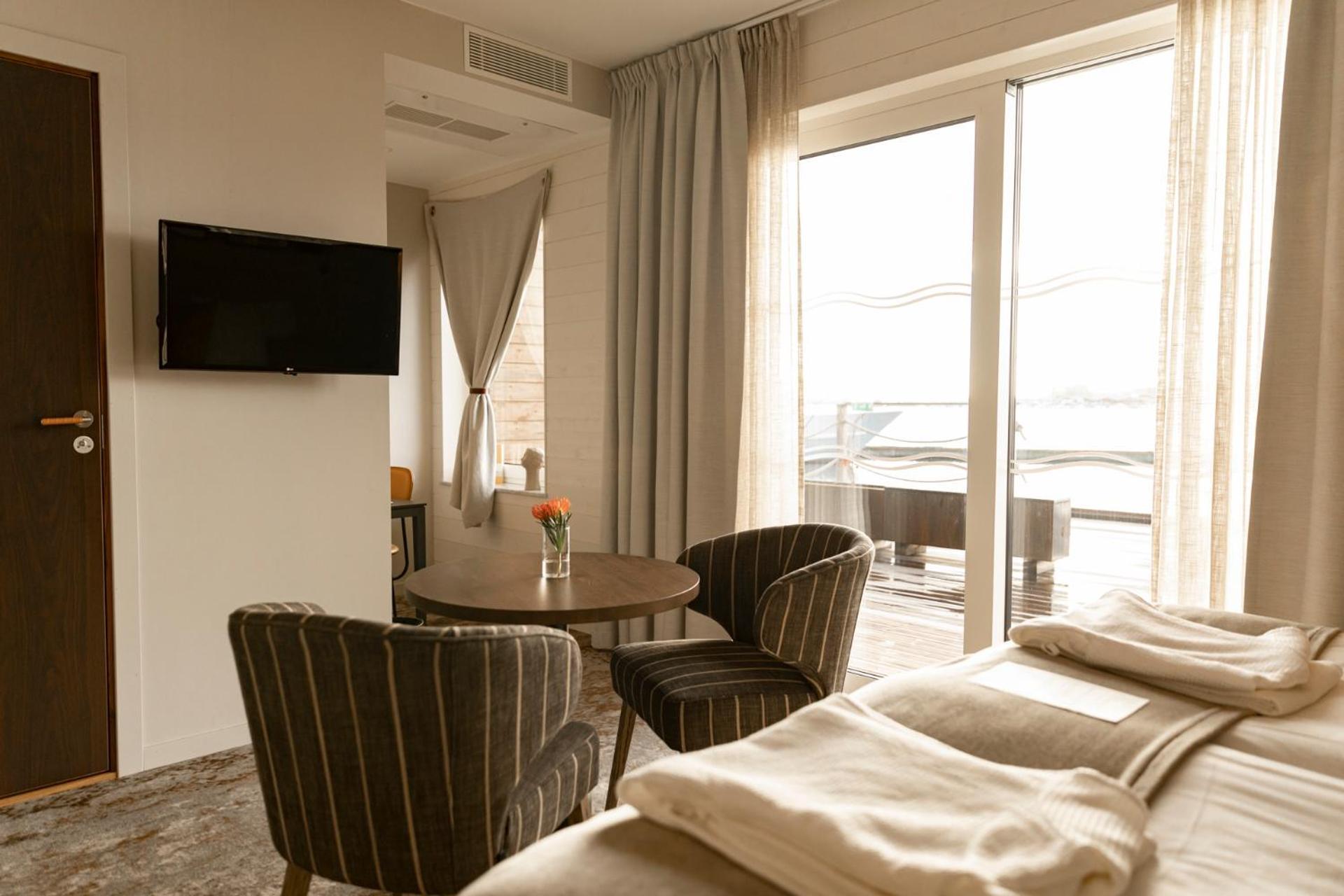 Slottsholmen Hotell Och Restaurang Vastervik Ngoại thất bức ảnh